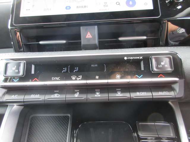 トヨタ ヴォクシー １．８ ハイブリッド Ｓ－Ｚ R8年 (甲信越・北陸) 99