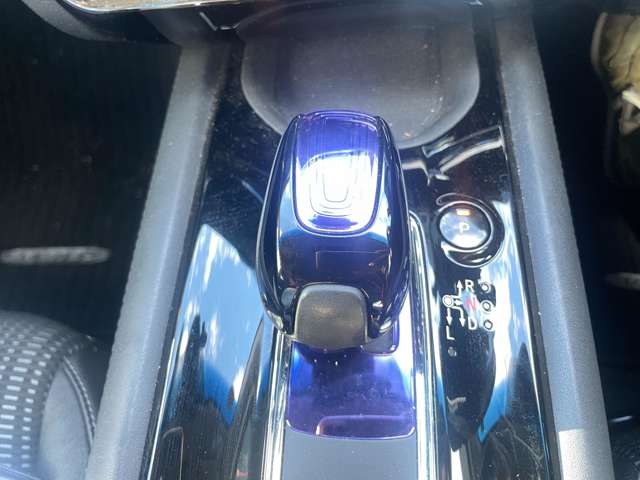 ホンダ ヴェゼル １．５ ハイブリッド Ｚ H28年 (東北) 99