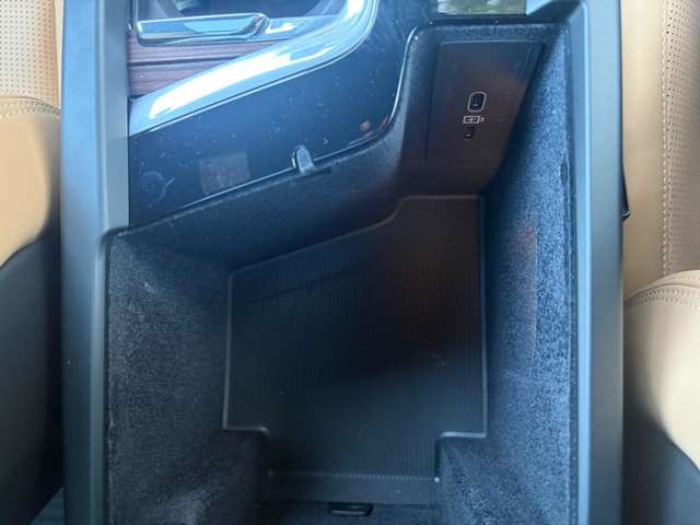 ボルボ ＸＣ６０ ウルトラ Ｂ５ ＡＷＤ ４ＷＤ R6年 (関東) 99