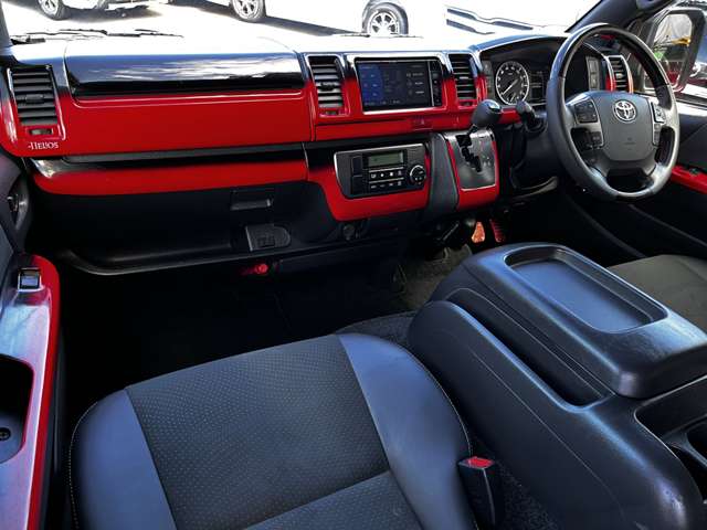 トヨタ ハイエースバン ２．８ スーパーＧＬ ダークプライムＩＩ ロングボディ ディーゼルターボ R5年 (関東) 99