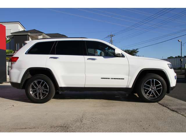ジープ グランドチェロキー リミテッド （エアサスペンション無シ仕様） ４ＷＤ R2年 (関東) 99