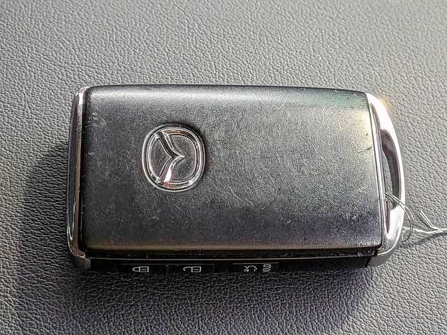 マツダ ＭＡＺＤＡ３　セダン １．８ ＸＤ ブラックトーンエディション ディーゼルターボ R3年 (関東) 99