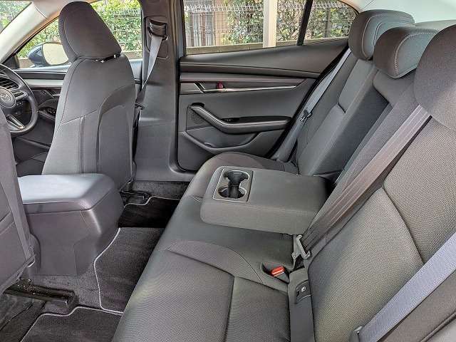 マツダ ＭＡＺＤＡ３　セダン １．８ ＸＤ ブラックトーンエディション ディーゼルターボ R3年 (関東) 99