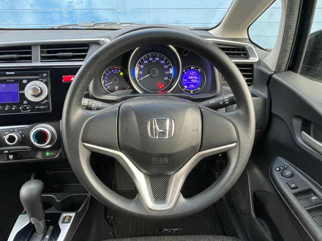 ホンダ フィット １．３ １３Ｇ Ｆパッケージ H25年 (関東) 99