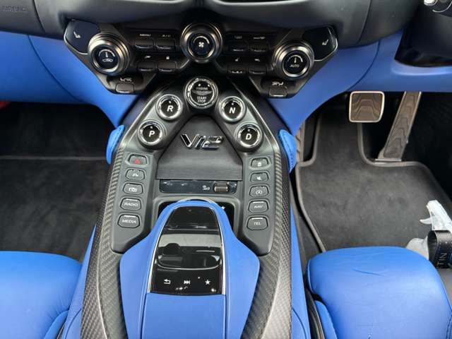 アストンマーティン Ｖ１２ヴァンテージ 世界３３３台限定 R5年 (近畿) 99