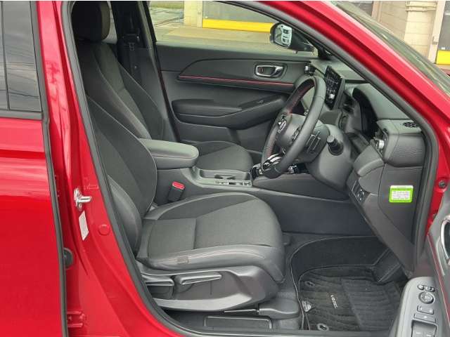 ホンダ ヴェゼル １．５ Ｅ：ＨＥＶ ＲＳ ４ＷＤ R7年 (九州・沖縄) 99