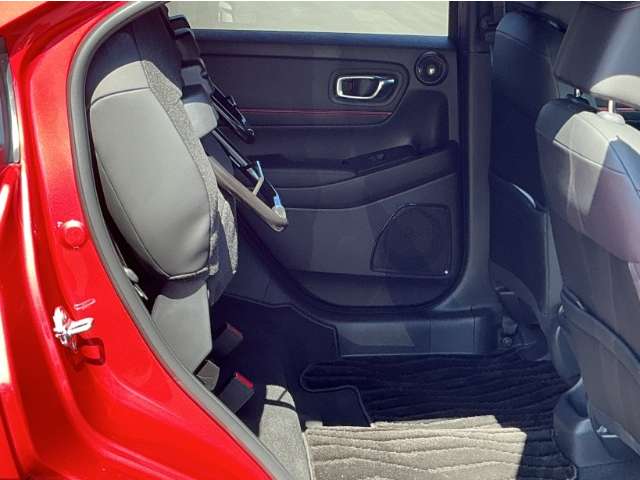 ホンダ ヴェゼル １．５ Ｅ：ＨＥＶ ＲＳ R7年 (九州・沖縄) 99