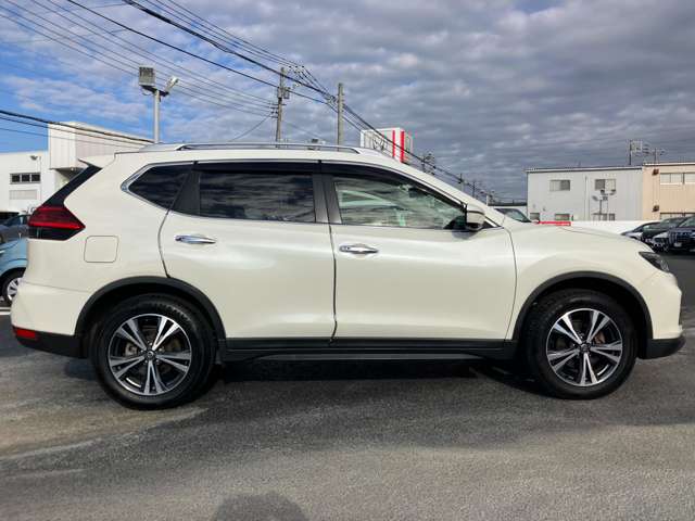 日産 エクストレイル ２．０ ２０ＸＩ ２列車 ４ＷＤ R1年 (関東) 99