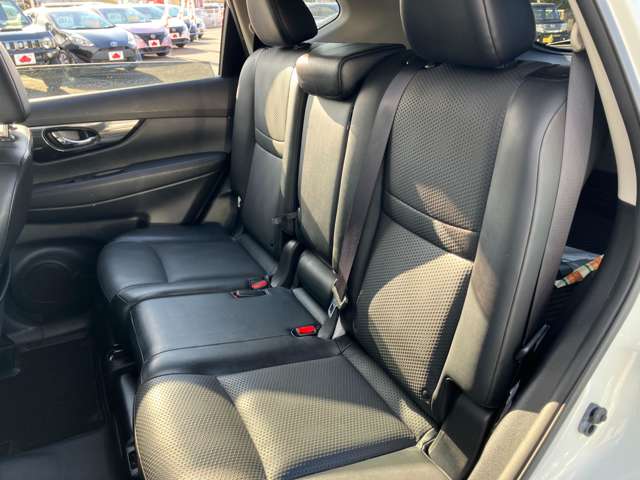 日産 エクストレイル ２．０ ２０ＸＩ ２列車 ４ＷＤ R1年 (関東) 99