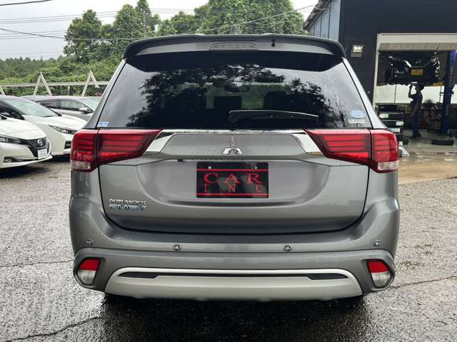 三菱 アウトランダーＰＨＥＶ ２．４ Ｇ プレミアムパッケージ ４ＷＤ H30年 (関東) 99