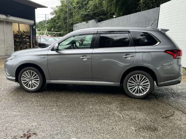 三菱 アウトランダーＰＨＥＶ ２．４ Ｇ プレミアムパッケージ ４ＷＤ H30年 (関東) 99