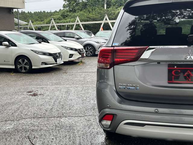 三菱 アウトランダーＰＨＥＶ ２．４ Ｇ プレミアムパッケージ ４ＷＤ H30年 (関東) 99