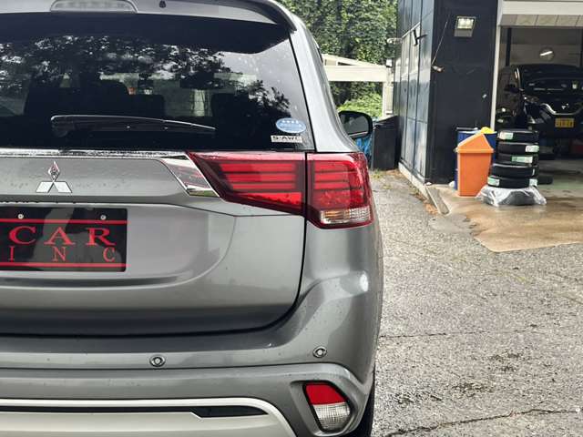 三菱 アウトランダーＰＨＥＶ ２．４ Ｇ プレミアムパッケージ ４ＷＤ H30年 (関東) 99