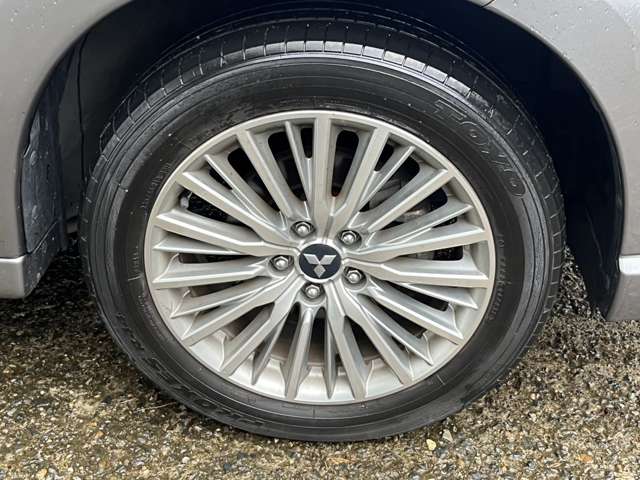 三菱 アウトランダーＰＨＥＶ ２．４ Ｇ プレミアムパッケージ ４ＷＤ H30年 (関東) 99