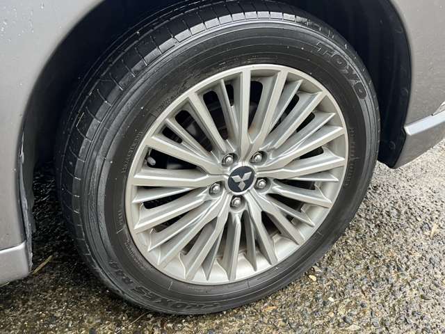 三菱 アウトランダーＰＨＥＶ ２．４ Ｇ プレミアムパッケージ ４ＷＤ H30年 (関東) 99