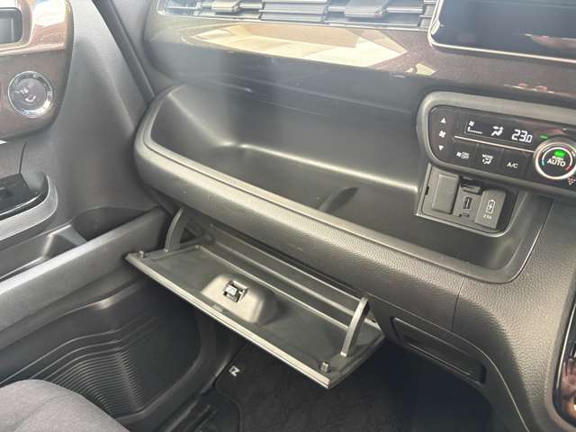 ホンダ Ｎ　ＢＯＸ カスタム ６６０ Ｇ ＥＸ H29年 (九州・沖縄) 99