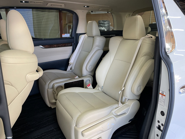 トヨタ アルファード　ハイブリッド ハイブリッド ２．５ Ｇ Ｅ－ＦＯＵＲ ４ＷＤ R1年 (甲信越・北陸) 99