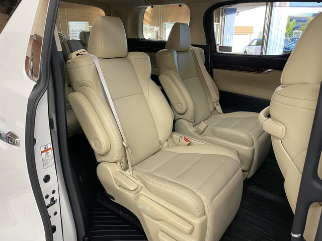トヨタ アルファード　ハイブリッド ハイブリッド ２．５ Ｇ Ｅ－ＦＯＵＲ ４ＷＤ R1年 (甲信越・北陸) 99