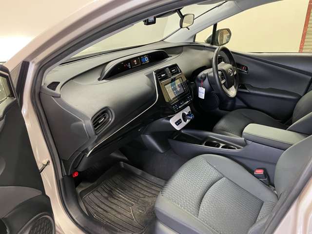 トヨタ プリウス １．８ Ｓ H28年 (甲信越・北陸) 99