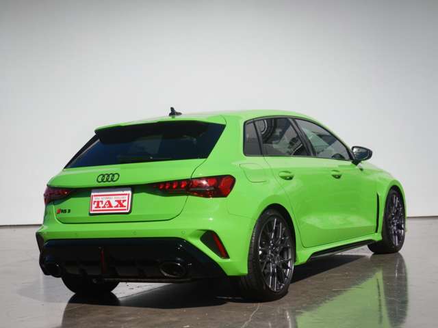 アウディ ＲＳ３　スポーツバック ２．５ ４ＷＤ R7年 (近畿) 99