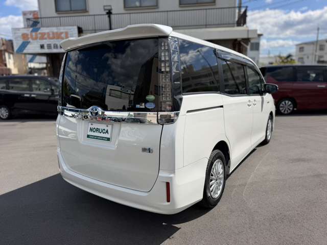 トヨタ ヴォクシー １．８ ハイブリッド Ｖ H26年 (近畿) 99