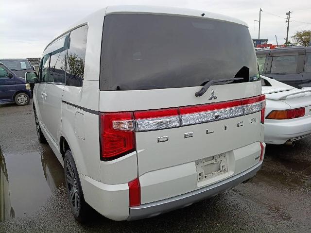 三菱 デリカ　Ｄ：５ ２．２ Ｇ パワーパッケージ ディーゼルターボ ４ＷＤ R1年 () 99