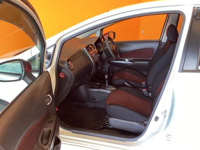 日産 ノート １．２ ＮＩＳＭＯ H27年 (近畿) 99
