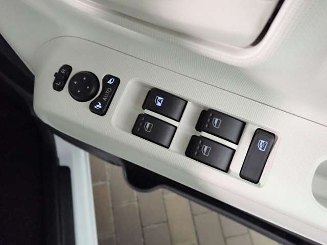 ダイハツ ムーヴ　キャンバス ６６０ ストライプス Ｘ R8年 () 99