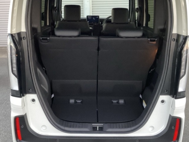 ホンダ Ｎ　ＢＯＸ カスタム ６６０ ターボ ブラック スタイル ４ＷＤ R8年 () 99