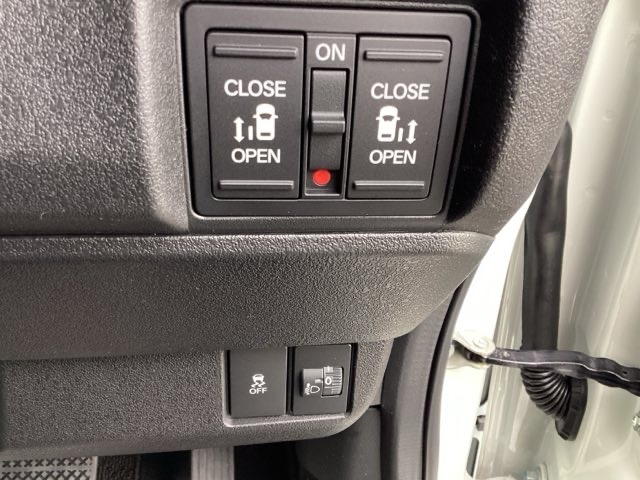 ホンダ Ｎ　ＢＯＸ カスタム ６６０ ターボ コーディネートスタイル ２トーン R8年 (近畿) 99