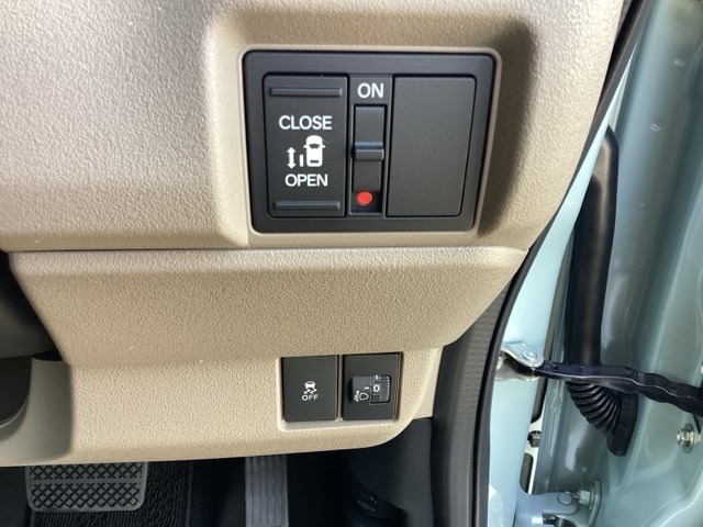 ホンダ Ｎ　ＢＯＸ ジョイ ６６０ ２トーン R8年 (近畿) 99
