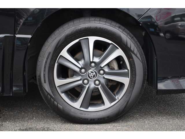 トヨタ ノア ２．０ ＳＩ ＷＸＢＩＩ R1年 () 99
