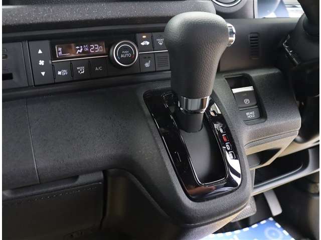 ホンダ Ｎ　ＢＯＸ カスタム ６６０ ターボ R6年 () 99