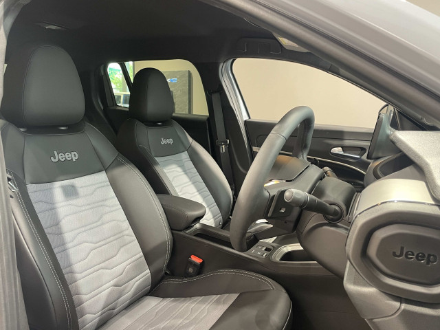 ジープ アベンジャー ４ＸＥ ハイブリッド アップランド ４ＷＤ R8年 (関東) 99