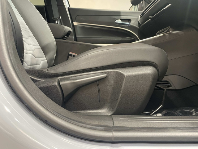 ジープ アベンジャー ４ＸＥ ハイブリッド アップランド ４ＷＤ R8年 (関東) 99