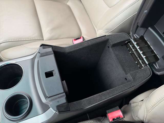 フォード エクスプローラー ＸＬＴ　エコブースト H25年 (関東) 99