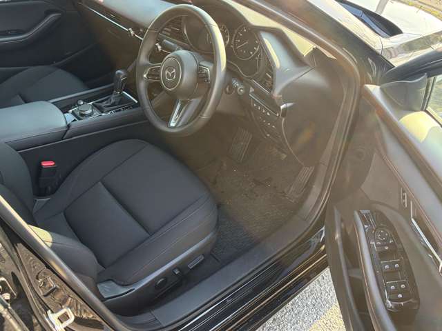 マツダ ＭＡＺＤＡ３　セダン ２．０ ２０Ｓ ブラック セレクション R7年 (関東) 99