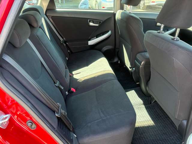 トヨタ プリウス １．８ Ｓ H25年 (東海) 99