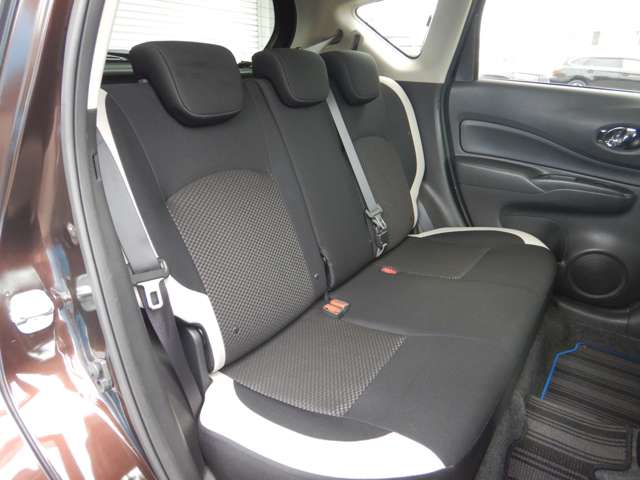 日産 ノート １．２ Ｅ－ＰＯＷＥＲ Ｘ H29年 (東海) 99