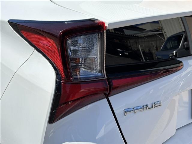 トヨタ プリウス １．８ Ｓ R1年 () 99