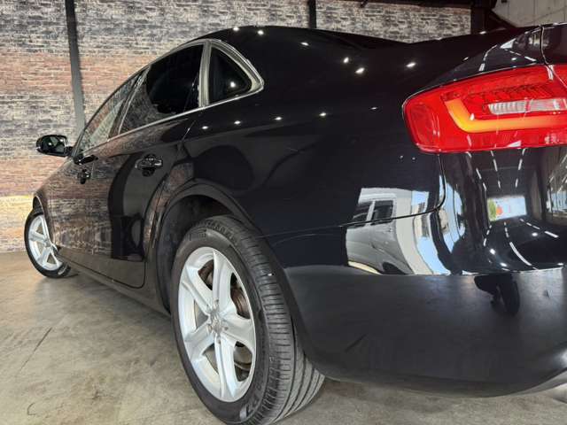 アウディ Ａ４ ２．０　ＴＦＳＩ H26年 (近畿) 99