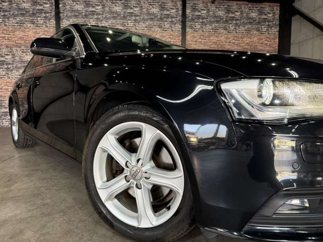 アウディ Ａ４ ２．０　ＴＦＳＩ H26年 (近畿) 99