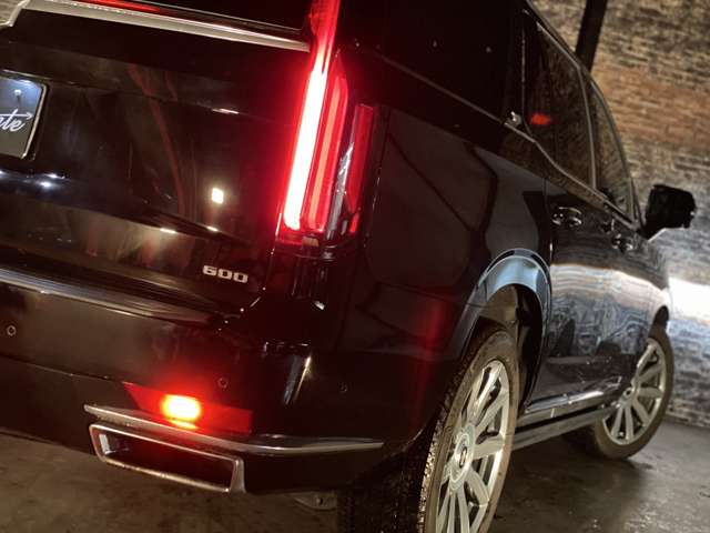 キャデラック エスカレード プラチナム ４ＷＤ R5年 (近畿) 99
