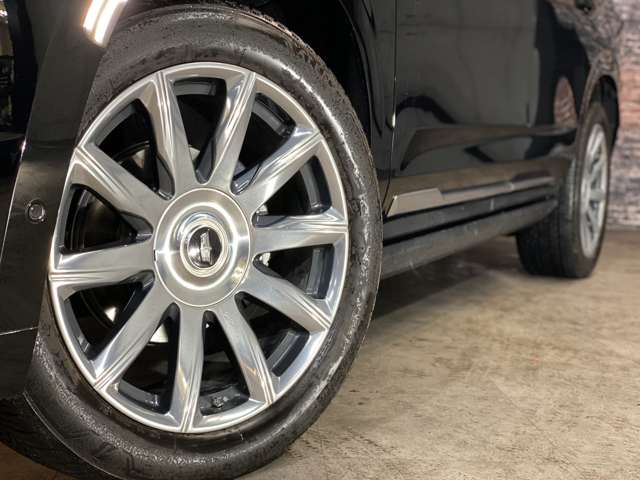 キャデラック エスカレード プラチナム ４ＷＤ R5年 (近畿) 99