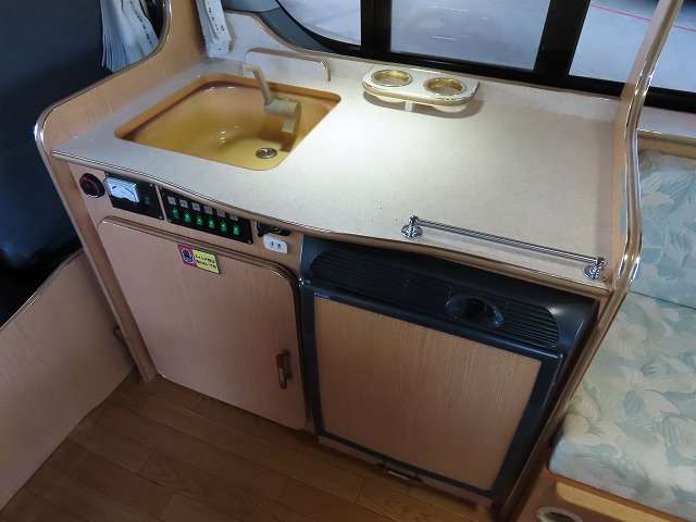 トヨタ ハイエースバン キャンピングカー H23年 (関東) 99