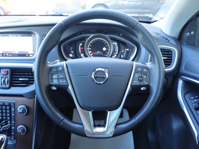 ボルボ Ｖ４０ Ｄ４ インスクリプション ディーゼルターボ H30年 () 99