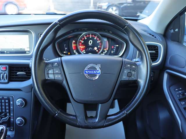 ボルボ Ｖ４０ Ｔ４ H27年 (関東) 99
