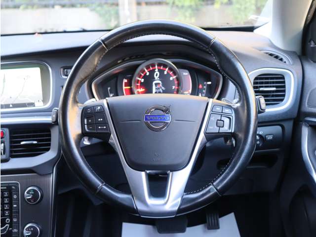 ボルボ Ｖ４０ Ｔ３　ＳＥ H27年 (関東) 99