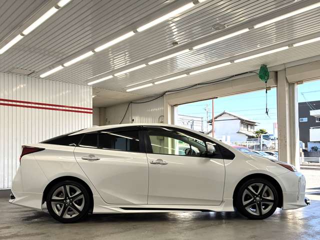 トヨタ プリウス １．８ Ｓ ツーリングセレクション R3年 (東海) 99