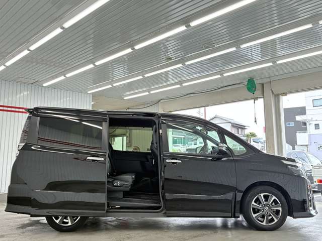 トヨタ ヴォクシー ２．０ ＺＳ 煌ＩＩＩ R3年 (東海) 99